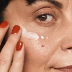 Mu00C1DARA Age Pro Contour Anti-Falten Augencreme von MÁDARA