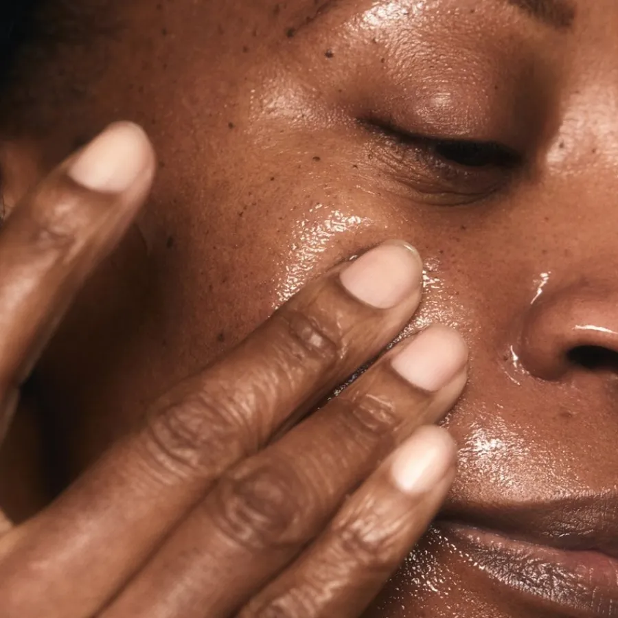 Mu00C1DARA Age Pro Hydra Firm Hyaluron-Gel von MÁDARA