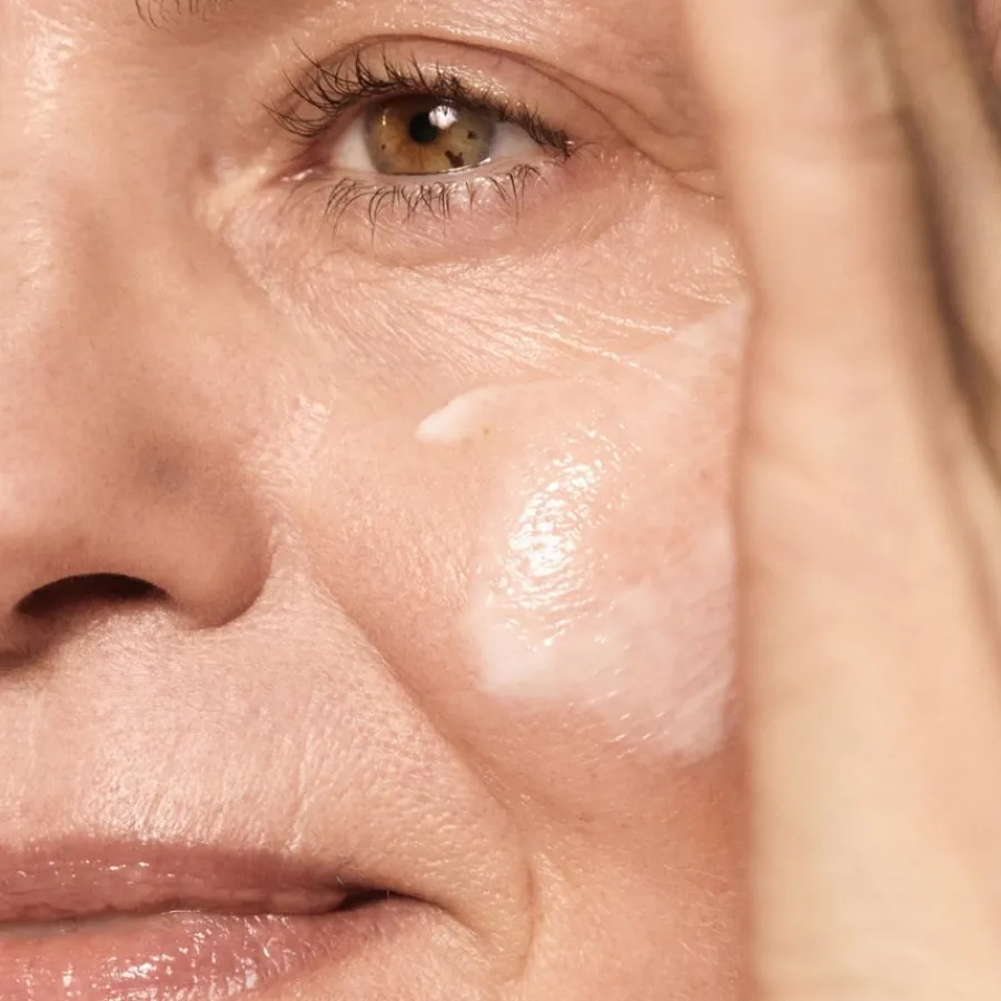 Mu00C1DARA Age Pro Renew Nachtcreme von MÁDARA Sale