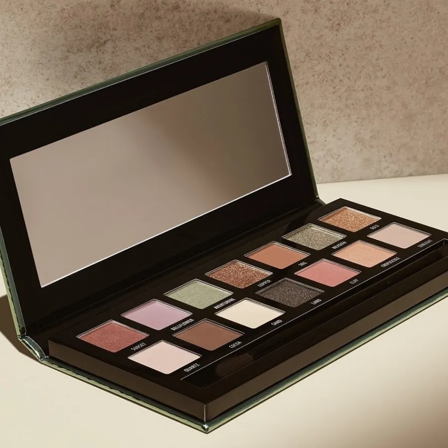 Douglas Collection Augen Earthy Nudes Eyeshadow Palette von Hot