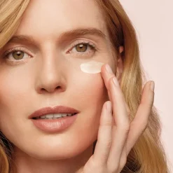 Shiseido Benefiance Wrinkle Smoothing Eye Cream von