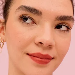 Benefit Plushtint - Feuchtigkeitsspendender Matter Tint Online