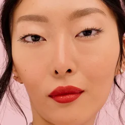 Benefit Plushtint - Feuchtigkeitsspendender Matter Tint Online