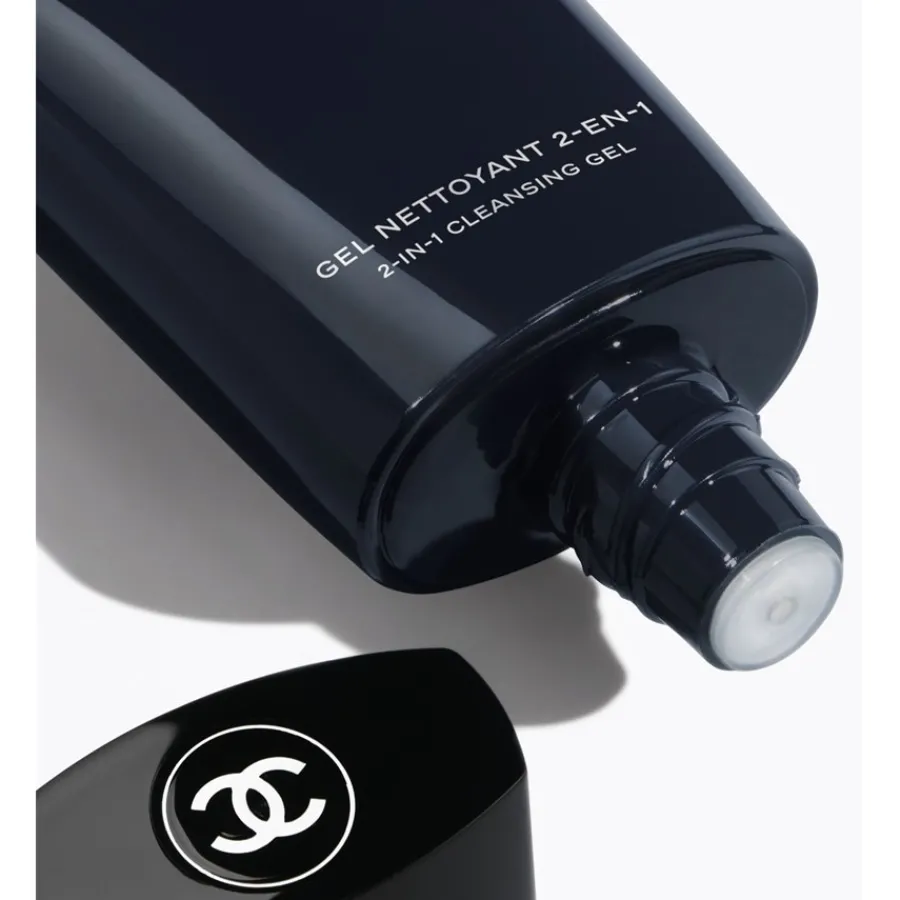 CHANEL BLEU DE 2-IN-1 REINIGUNGSGEL von New