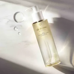 Clu00E9 de Peau Beautu00E9 Clé de Peau Beauté Cleansing Oil Outlet