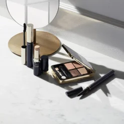 Clu00E9 de Peau Beautu00E9 Clé de Peau Beauté Eye Color Quad Case