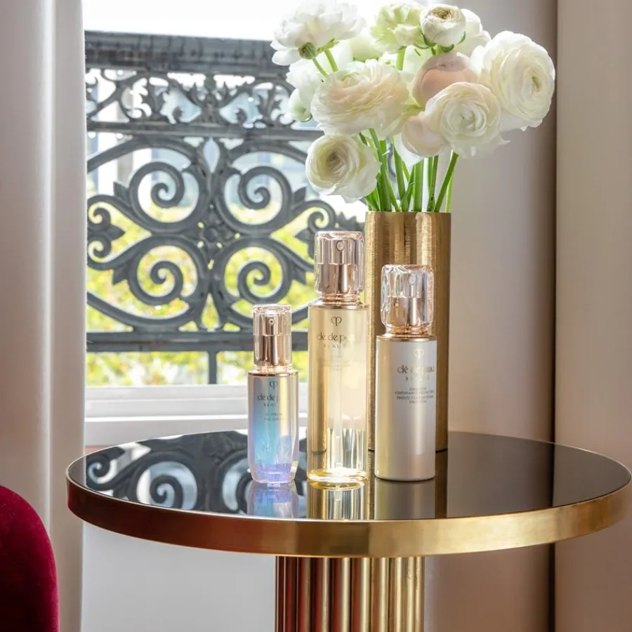 Clu00E9 de Peau Beautu00E9 Clé de Peau Beauté Hydro-Softening Lotion