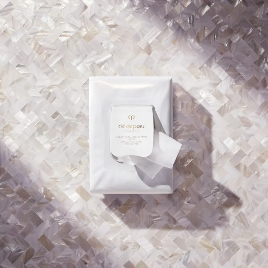 Clu00E9 de Peau Beautu00E9 Clé de Peau Beauté Makeup Cleansing Towelettes