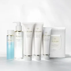 Clu00E9 de Peau Beautu00E9 Clé de Peau Beauté Makeup Cleansing Towelettes