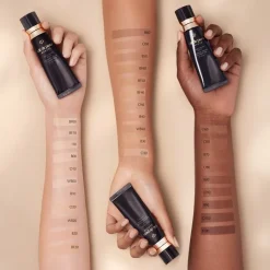 Clu00E9 de Peau Beautu00E9 Clé de Peau Beauté Radiant Cream Foundation