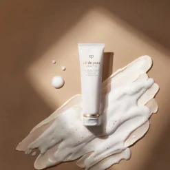 Clu00E9 de Peau Beautu00E9 Clé de Peau Beauté Softening Cleansing Foam