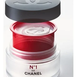 CHANEL CREME N°1 DE CREME MIT ROTER KAMELIE Polstert auf – glättet – schützt von