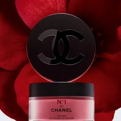 CHANEL CREME N°1 DE CREME MIT ROTER KAMELIE Polstert auf – glättet – schützt von