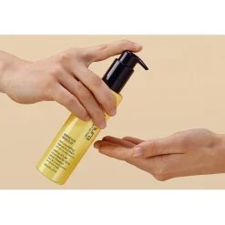 Shu Uemura Essence Absolue Oil-In-Cream von