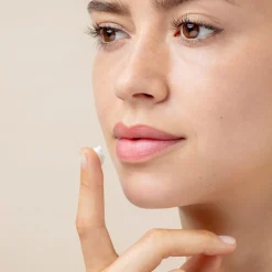 SENSAI Expert Products Total Lip Treatment von Outlet