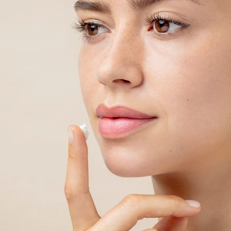 SENSAI Expert Products Total Lip Treatment von Outlet