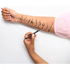 Essence Eyeliner & Kajal Eyeliner Pen Extra Long-Lasting von