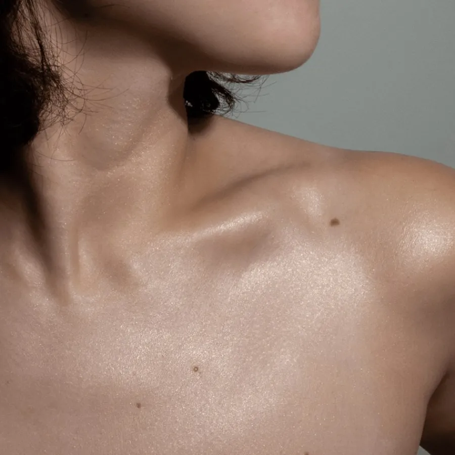 Rosental Organics Feuchtigkeitspflege Décolleté Glow Serum von