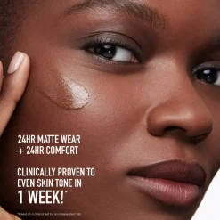 bareMinerals Foundation BAREPRO® 24HR Wear Skin-Perfecting Matte Liquid Foundation Mineral SPF 20 von Discount