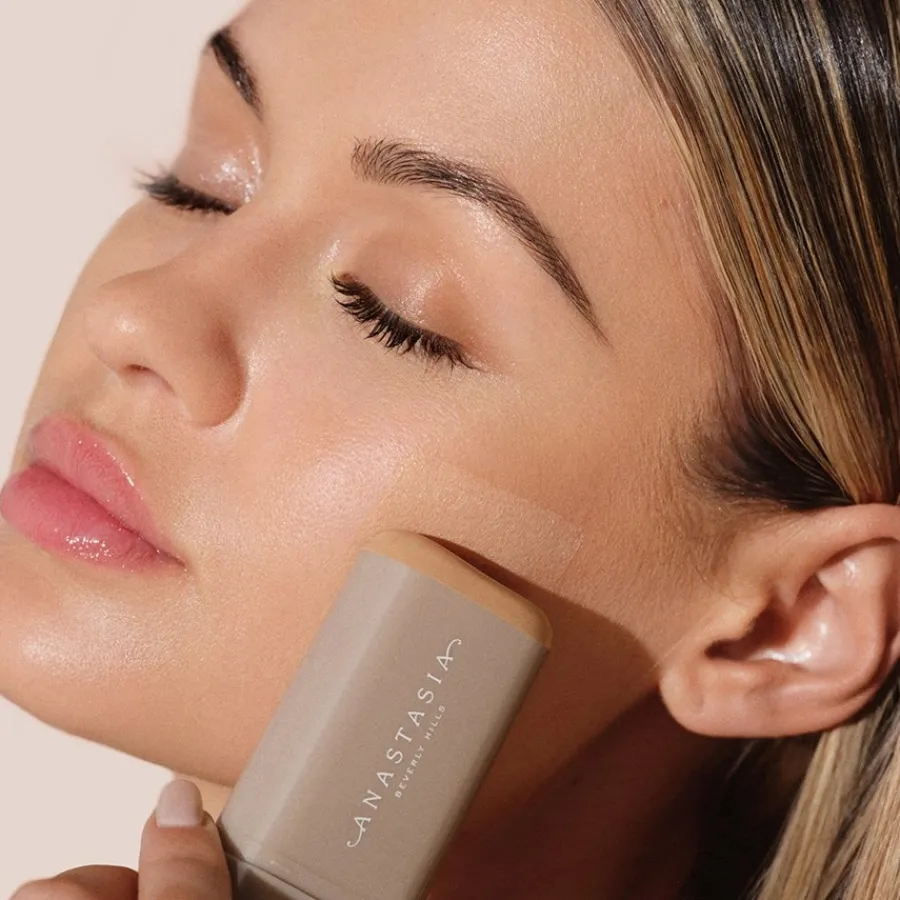 Anastasia Beverly Hills Foundation Beauty Balm Serum Boosted Skin Tint von New