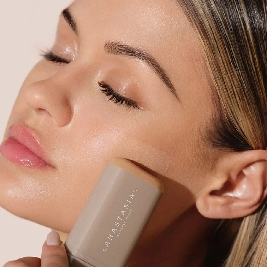 Anastasia Beverly Hills Foundation Beauty Balm Serum Boosted Skin Tint von New