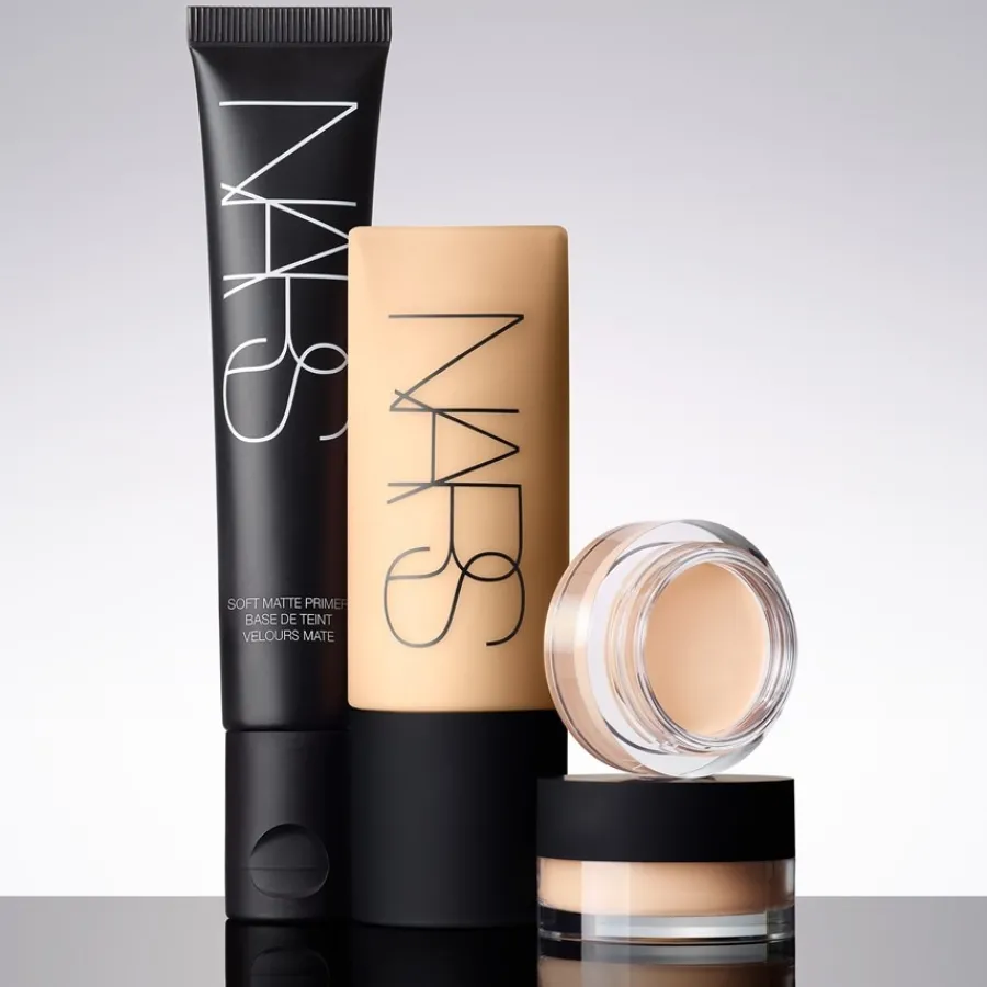 NARS Foundation Soft Matte Complete Foundation von