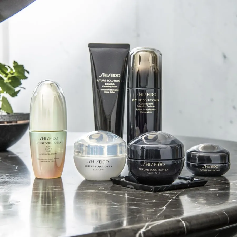 Shiseido Future Solution LX Ultimate Luminance Serum Legendary Enmai von