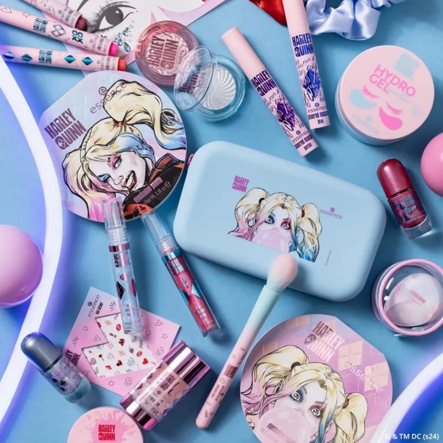 Essence Harley Quinn Nail Sticker von Clearance