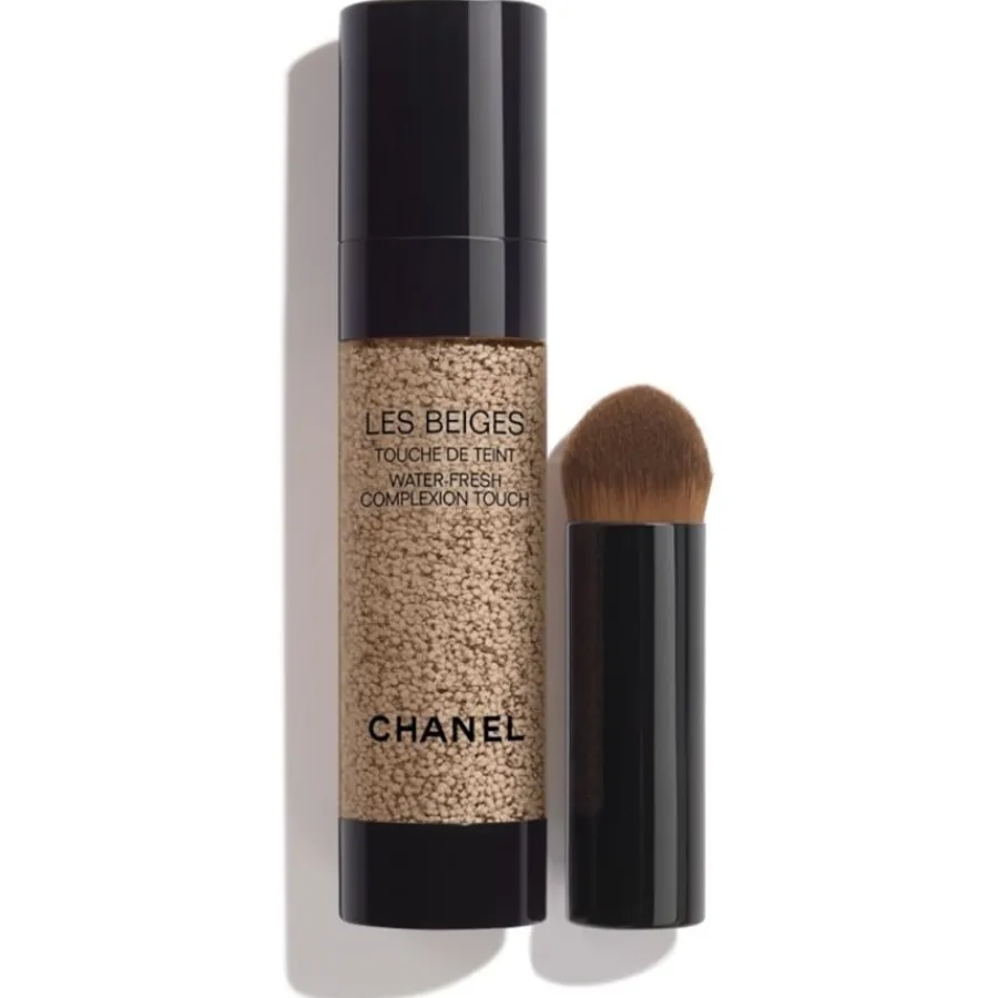 CHANEL HEALTHY GLOW MAKE-UP LES BEIGES TOUCHE DE TEINT Vielseitiges Make-up mit Mikrokapsel-Pigmenten für einen erfrischten Teint. Gleicht aus, verleiht Leuchtkraft, spendet Feuchtigkeit. Natürlich frischer Teint. von