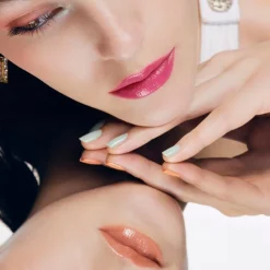 CHANEL LIPPENSTIFTE ROUGE COCO BAUME - GLÄNZEND Getönter, feuchtigkeitsspendender, verschönernder Lippenbalsam mit individueller Farbintensität von