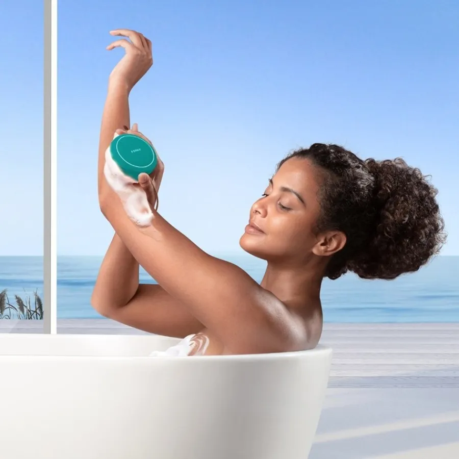 Foreo Luna 4 Body Körperreinigungs- und Massagegerät von