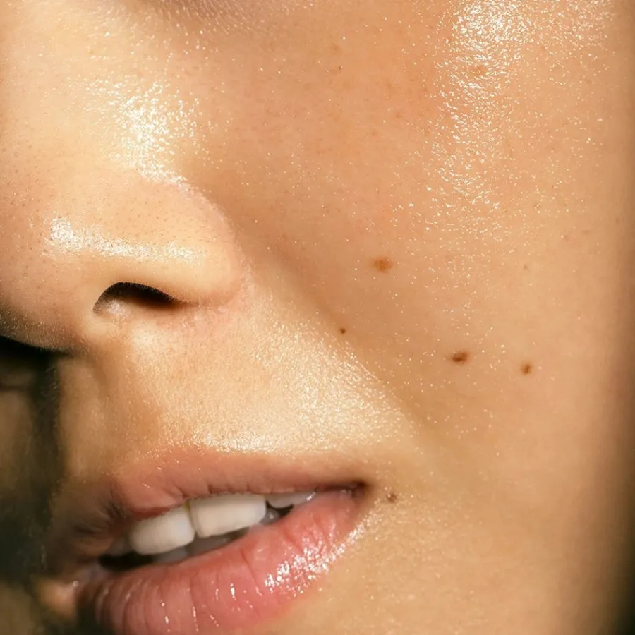 Mu00C1DARA Masken Peel Creamy Clay AHA Peeling Maske von MÁDARA Clearance