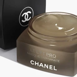 CHANEL MASKEN UND PEELINGS LE LIFT PRO MASQUE UNIFORMITÉ Korrigiert – Redefiniert – Gleicht aus von