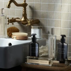 Serge Lutens MATIN LUTENS Hand and Body Cleansing Gel Dans le bleu qui pétille von Best