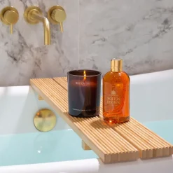 Molton Brown Mesmirising Oudh Accord & Gold Scented Candle von Discount