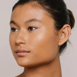 Mu00C1DARA MÁDARA Skin Equal Soft Glow Foundation SPF15 Clearance