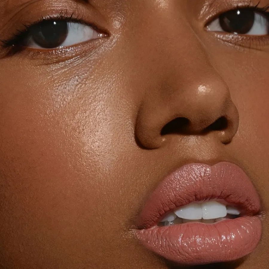 Mu00C1DARA MÁDARA Velvet Wear Matte Cream Lipstick