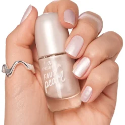Essence Nagellack Gel Nail Colour von