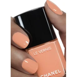 CHANEL NAGELLACK LE VERNIS Farbe und Glanz mit langem Halt von