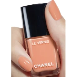 CHANEL NAGELLACK LE VERNIS Farbe und Glanz mit langem Halt von