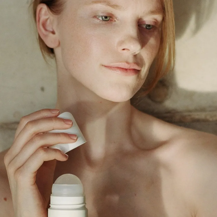 Mu00C1DARA Pflege Herbal Deodorant von MÁDARA