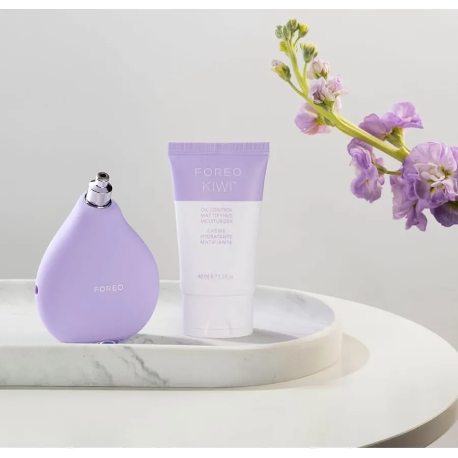 Foreo Pflege Oil Control Mattifying Moisturizer KIWI von