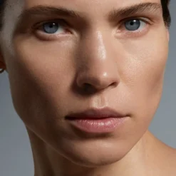 Mu00C1DARA Pflege Retinol Alternative Plant-Powered Bakuchiol Gesichtsöl von MÁDARA