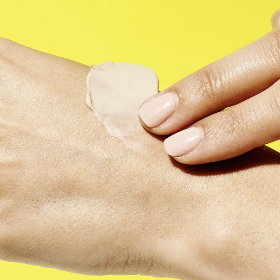 Drunk Elephant Pflege Therabu Buttered Reparative Hand Cream von