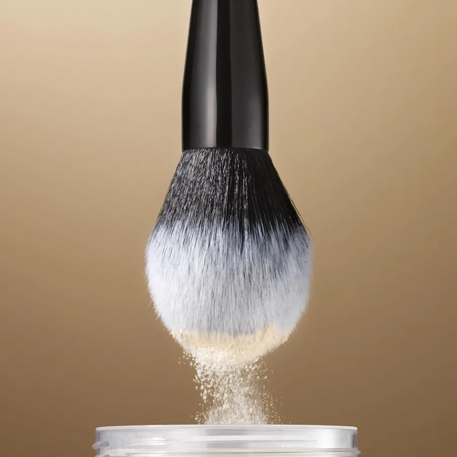 KEVYN AUCOIN Pinsel Blurring Powder Brush von