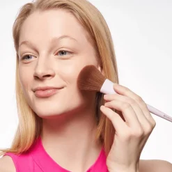 Essence Pinsel Powder Brush von