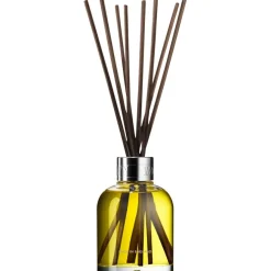 Molton Brown Re-Charge Black Pepper Aroma Reeds von