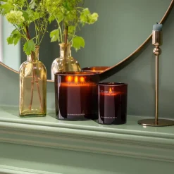 Molton Brown Re-Charge Black Pepper Scented Candle von