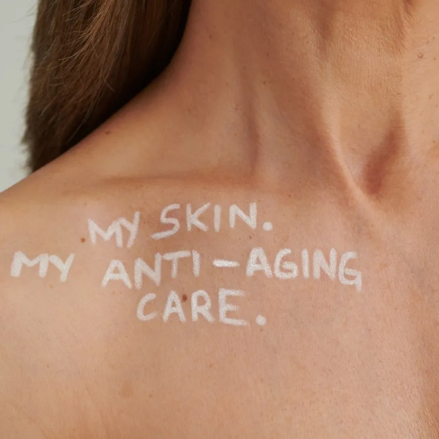 DADO SENS REGENERATION E CREMEMASKE - bei regenerationsbedürftiger Haut von Hot