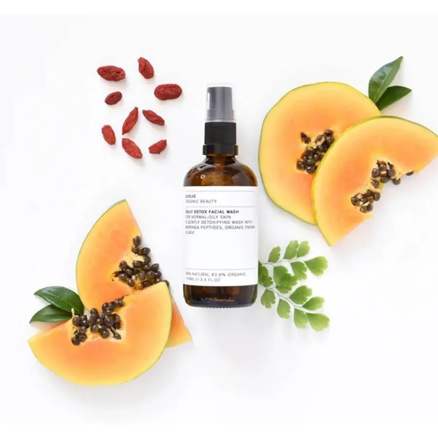 Evolve Organic Beauty Reiniger & Toner Daily Detox Facial Wash von Sale